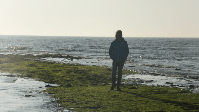 Man op stand met tegenlicht - Ik ben niet dezelfde als die ik was